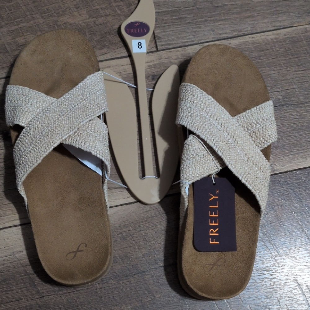 Tan Sandals with Flat Sole and Thong Style